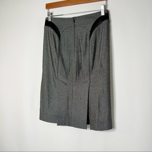 BEBE MIDI SKIRT KNEE LENGTH SIZE 0 BUSINESS CASUAL BLACK WHITE - Picture 4 of 6